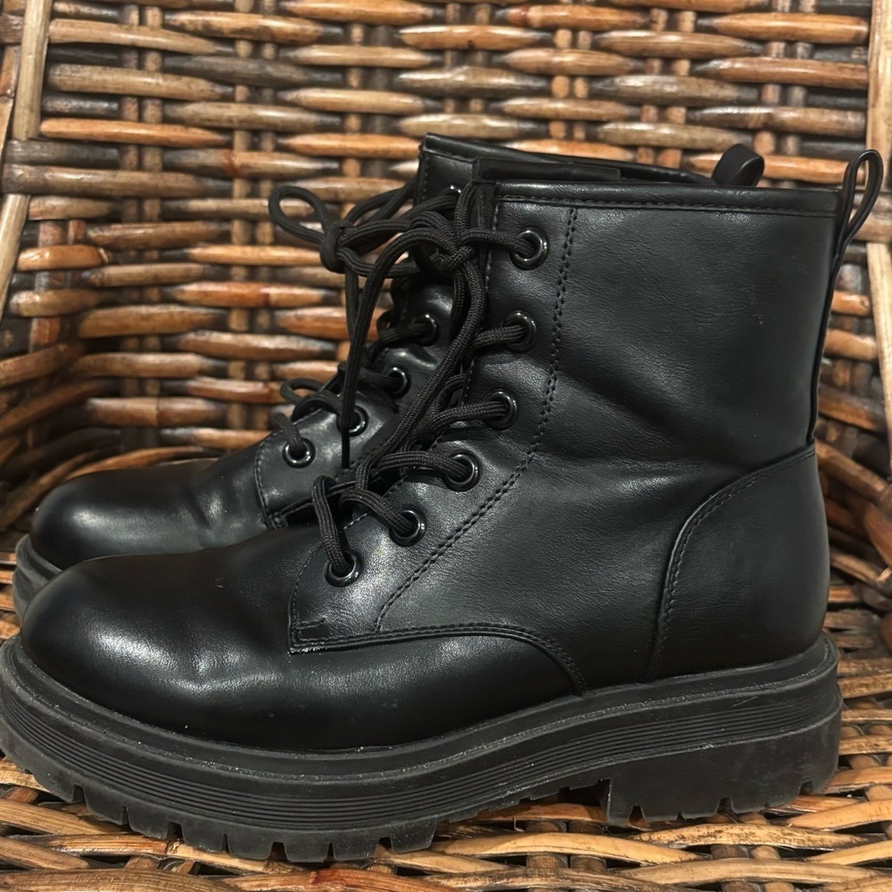 Dream Pairs Black Combat Boots Moto Boots in size 7.5